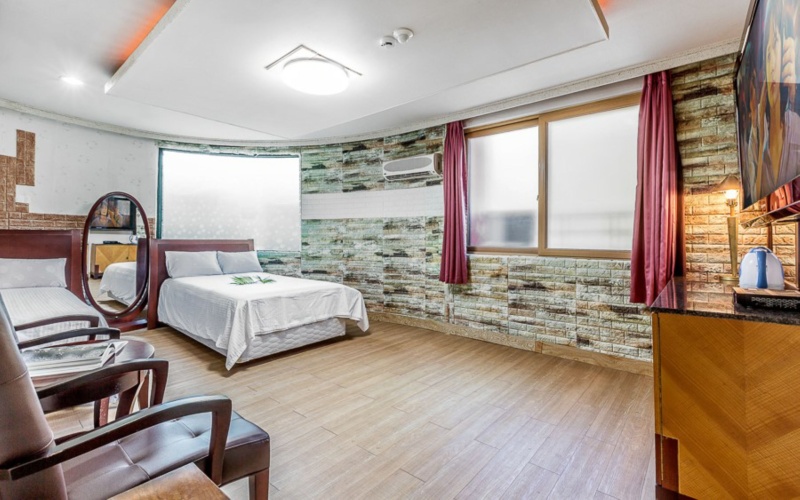 Standard Family room