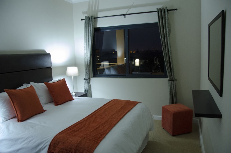 2 Bedrooms Luxury Quadruple Apartment with canal view