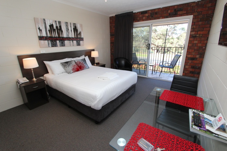 Deluxe room with balcony and with river view
