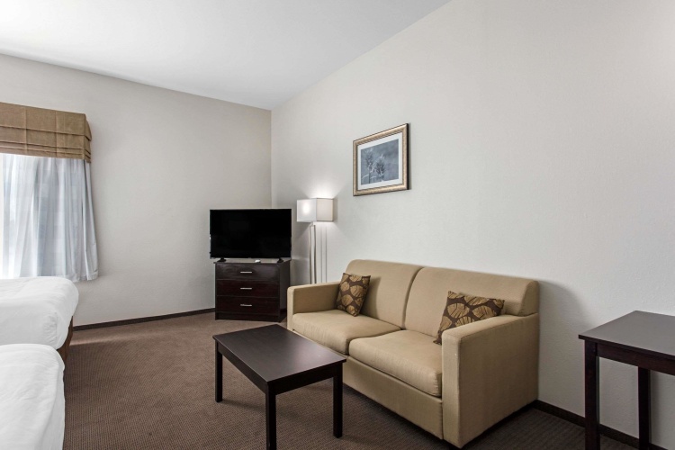 Quadruple Suite