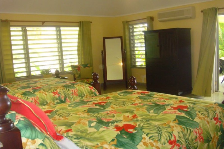 4 Bedrooms Villa