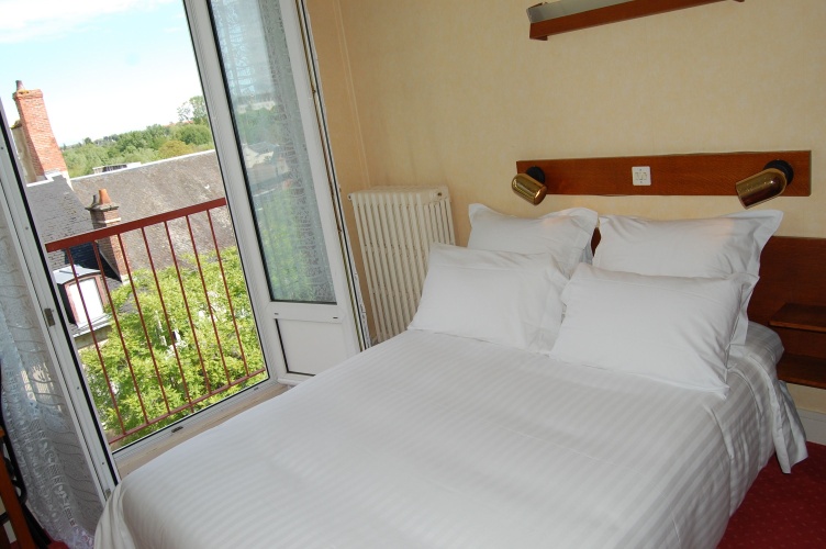 Standard Double room with city view