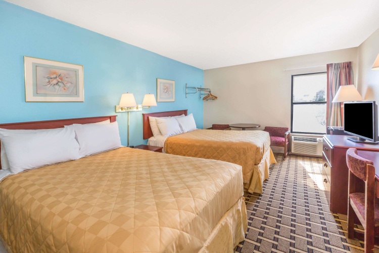 Standard Quadruple room