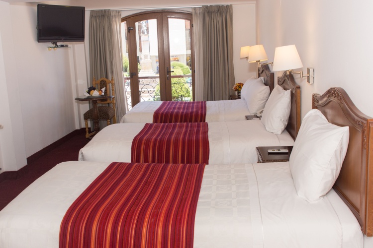 Standard Triple room