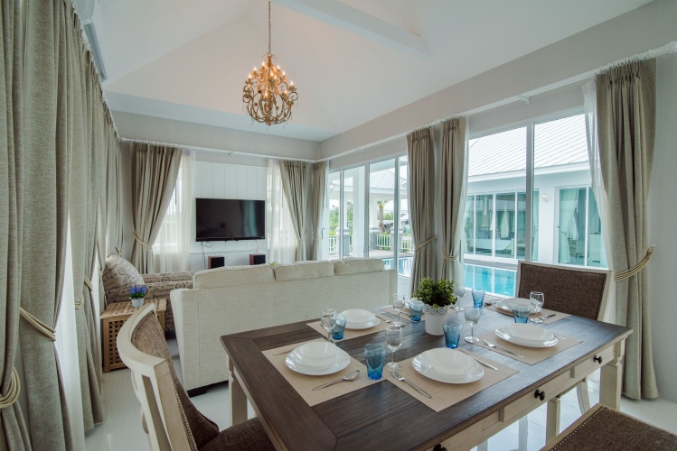 3 Bedrooms Family Villa