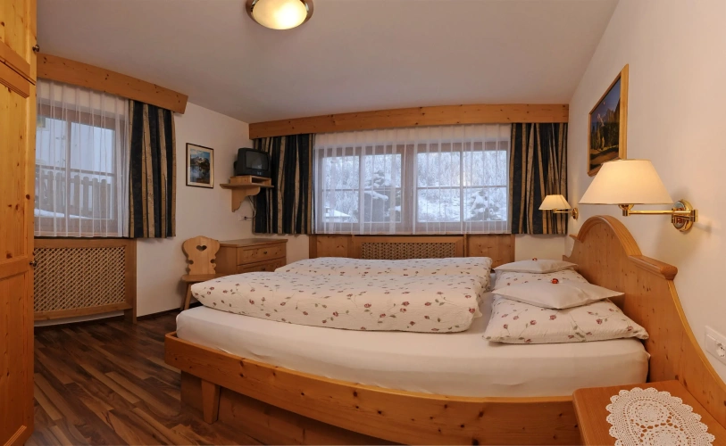 2 Bedrooms Apartment