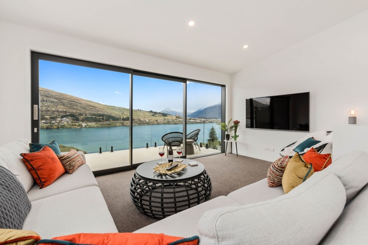 3 Bedrooms Deluxe Duplex room with lake view