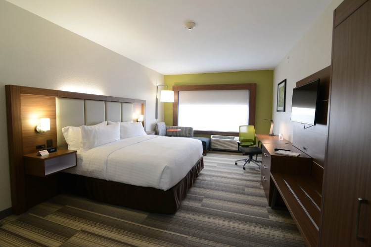 Holiday Inn Express & Suites Chicago North Shore - Niles by IHG
