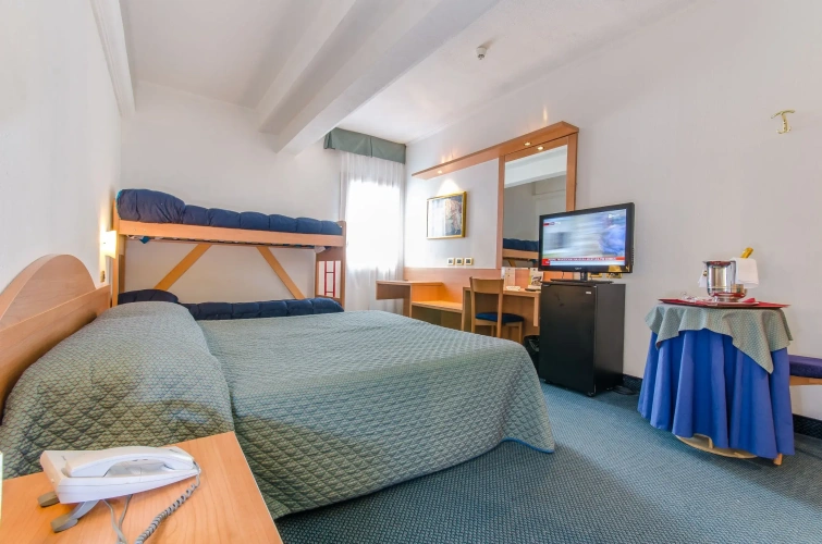 Standard Quadruple room