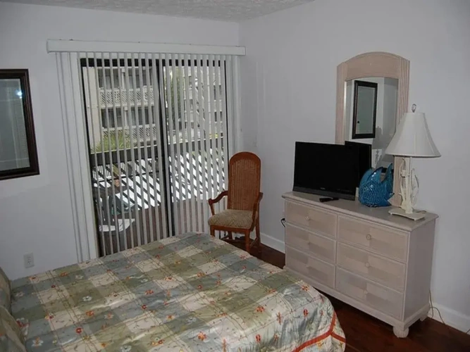 2 Bedrooms Standard room with balcony and with pool view