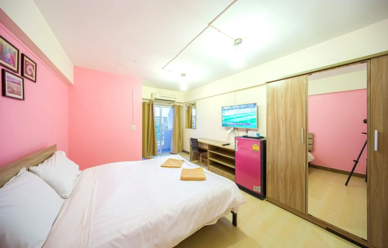 1 Bedroom Deluxe Double Apartment with balcony and with city view