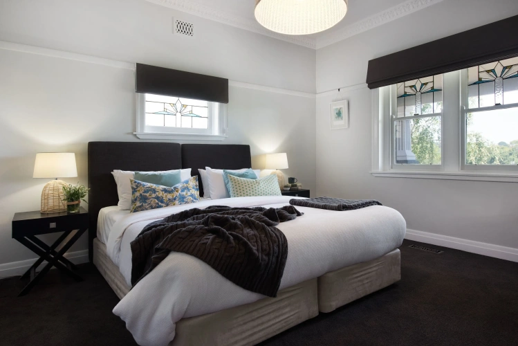 4 Bedrooms Cottage