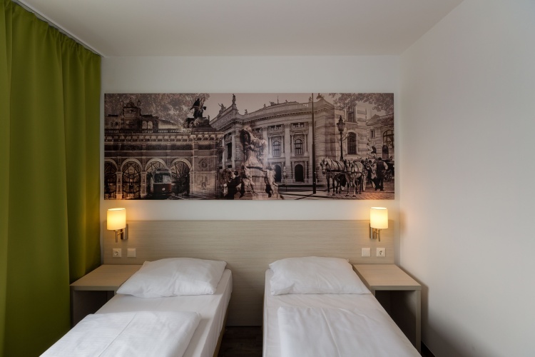 Standard Twin room