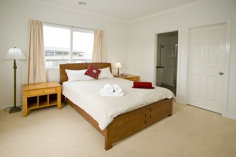 4 Bedrooms Cottage