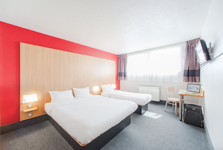 Standard Triple room