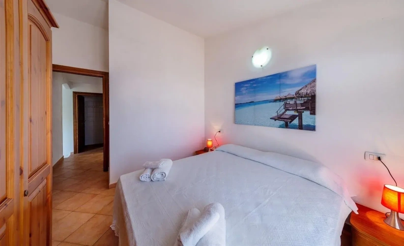 2 Bedrooms Villa