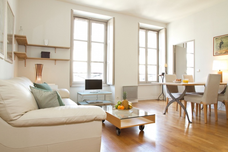 1 Bedroom Apartment with city view