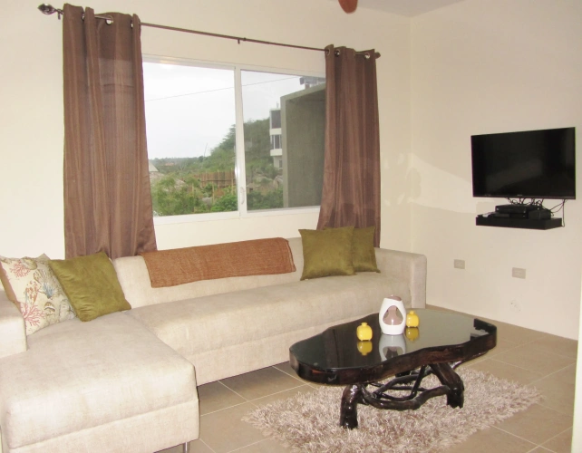 2 Bedrooms Villa