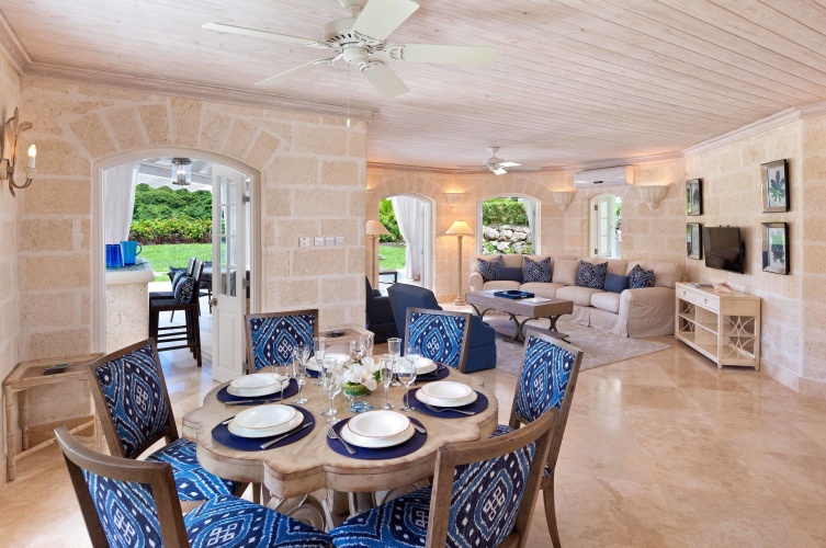 3 Bedrooms Luxury Villa
