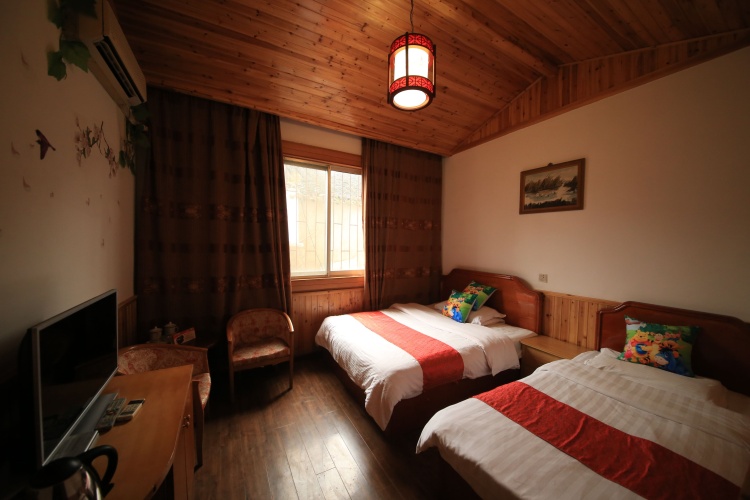Deluxe Triple Family room
