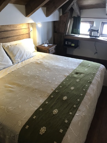Deluxe Double Suite
