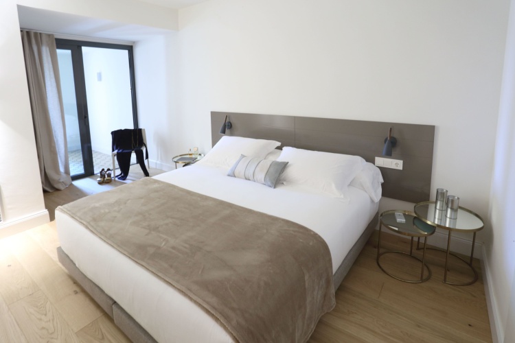 2 Bedrooms Deluxe Apartment
