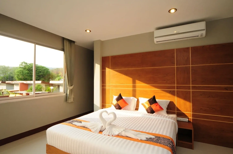Standard Triple room