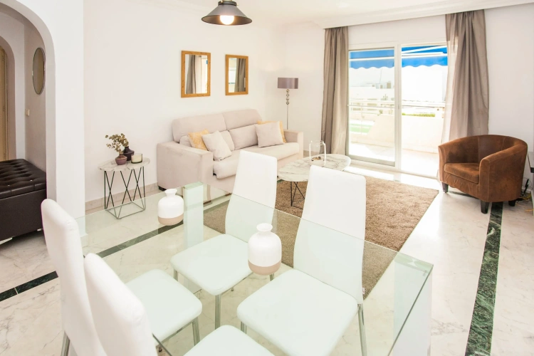 2 Bedrooms Apartment with pool view