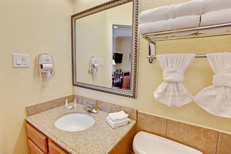 2 Bedrooms Double Suite