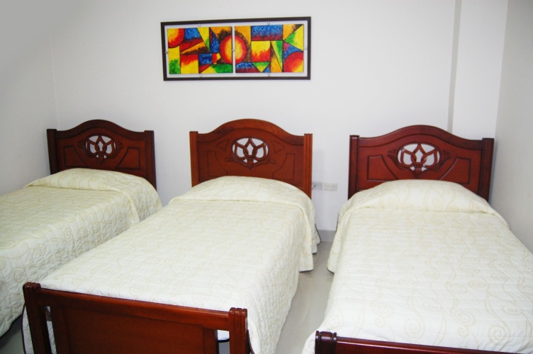 Standard Triple room