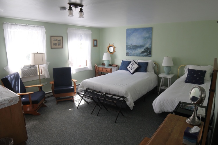 2 Bedrooms Quadruple Suite