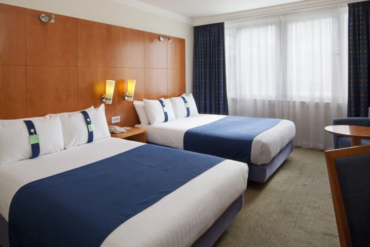 Standard Sextuple room