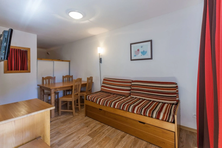 2 Bedrooms Bed in Dorm