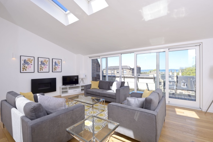 3 Bedrooms Deluxe Apartment