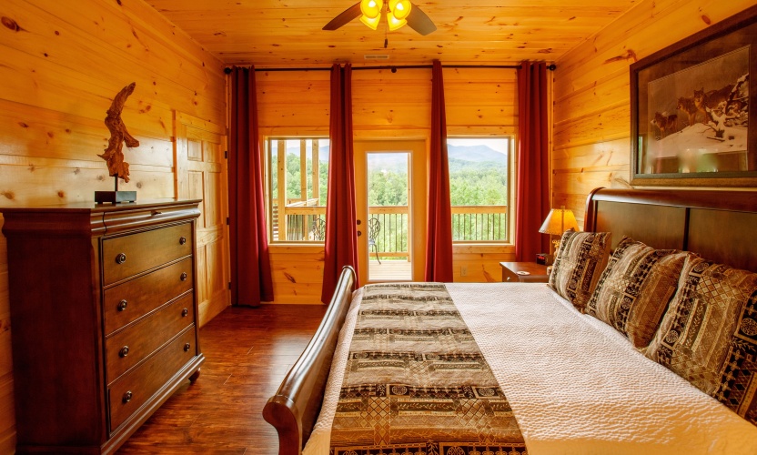 Standard room with balcony and with mountain view