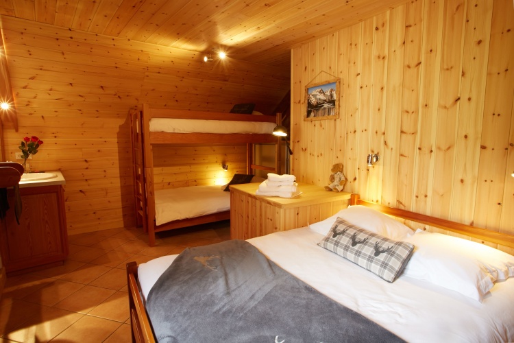 2 Bedrooms Chalet