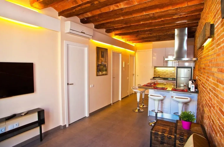 2 Bedrooms Apartment