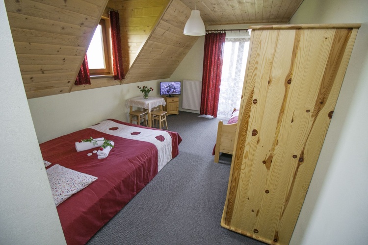 Standard Triple room