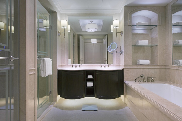 Standard Quadruple Club room