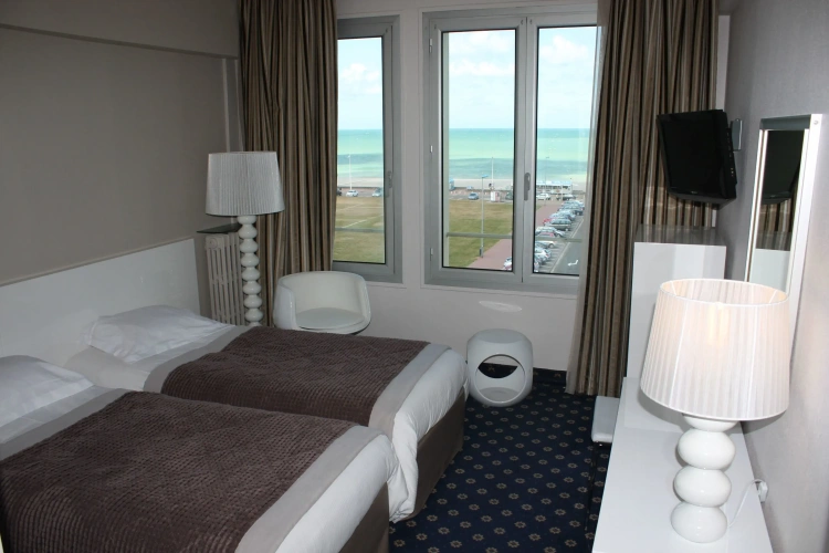 Standard Twin room with sea view