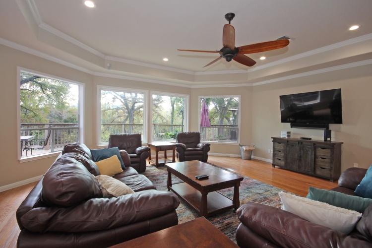 4 Bedrooms Cottage with balcony