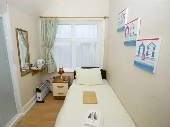 Standard Double Basement room