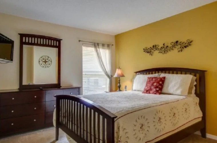 5 Bedrooms Cottage