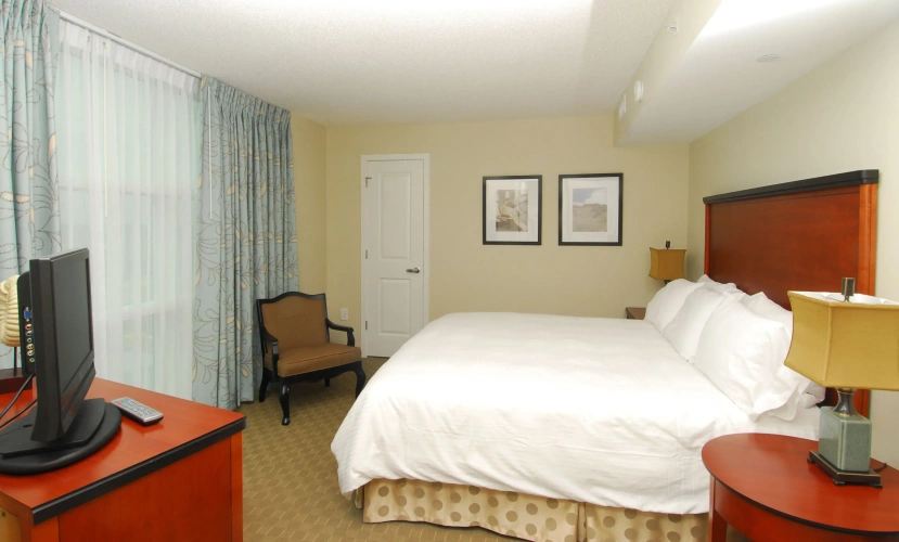 1 Bedroom Deluxe Quadruple Suite with balcony and oceanfront