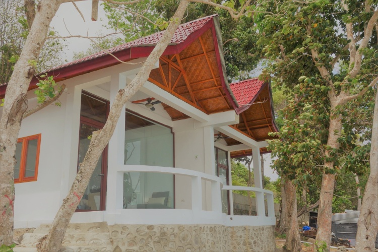 Luxury Double Bungalow with balcony and beachfront