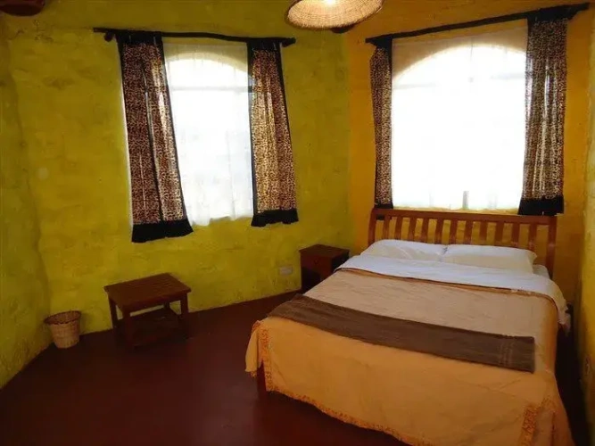 5 Bedrooms Cottage