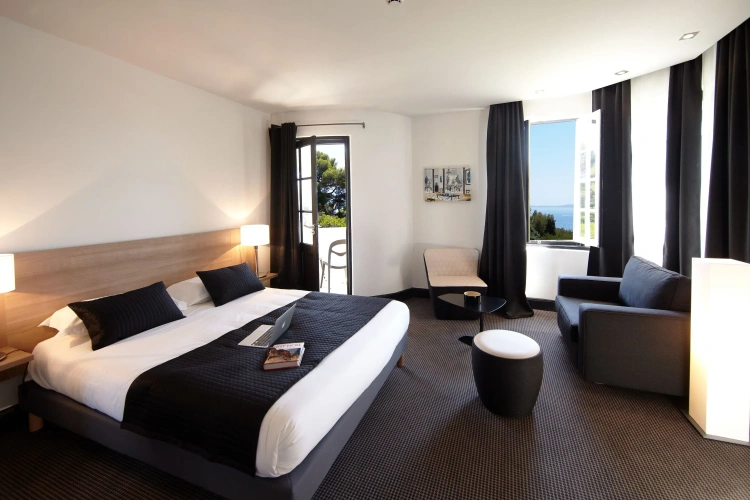 Standard Double room with view