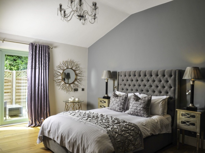 Superior Double Basement room