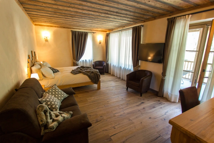 1 Bedroom Deluxe room with mountain view