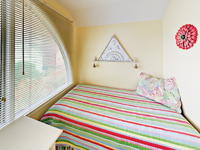 3 Bedrooms Cottage with balcony